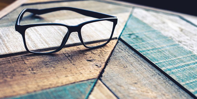 Quale materiale scegliere per la montatura degli occhiali da vista VisionOttica